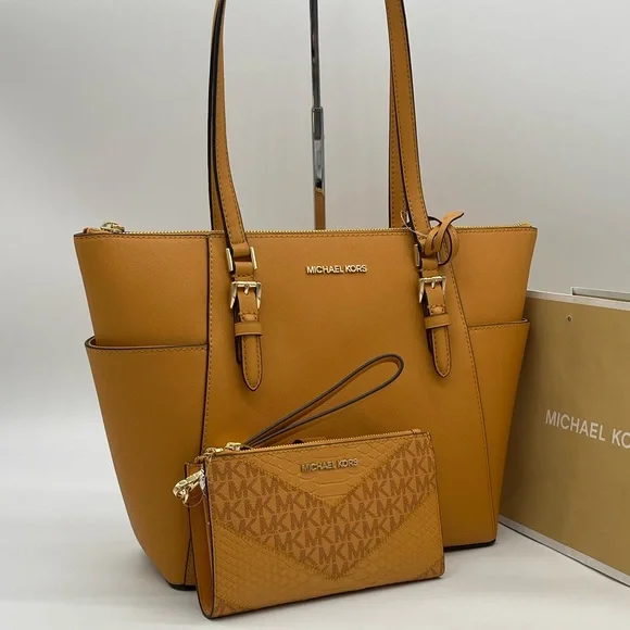 Michael Kors Large Charlotte Tote Bag & Double Zip Wallet  display picture 3